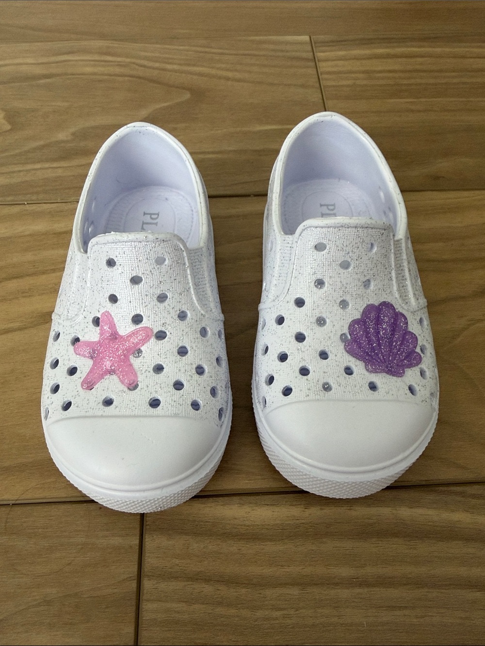 Kids White Glitter Slip-On Sneakers with Pink Star & Purple Shell